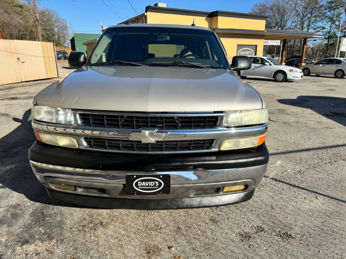 2005 TAN /CREAM LEATHER SEATS Chevrolet Tahoe 2WD (1GNEC13TX5R) with an 5.3L V8 OHV 16V engine, 4-Speed Automatic Overdrive transmission, located at 307 West Marshall Avenue, Longview, TX, 75601, (903) 753-3091, 32.500828, -94.742577 - Photo#0